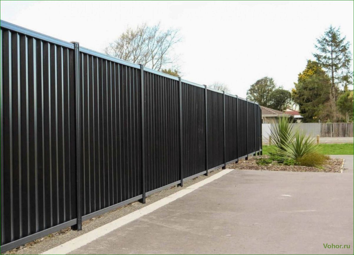 Corrugated Sheeting for Fencing: Advantages and Uses