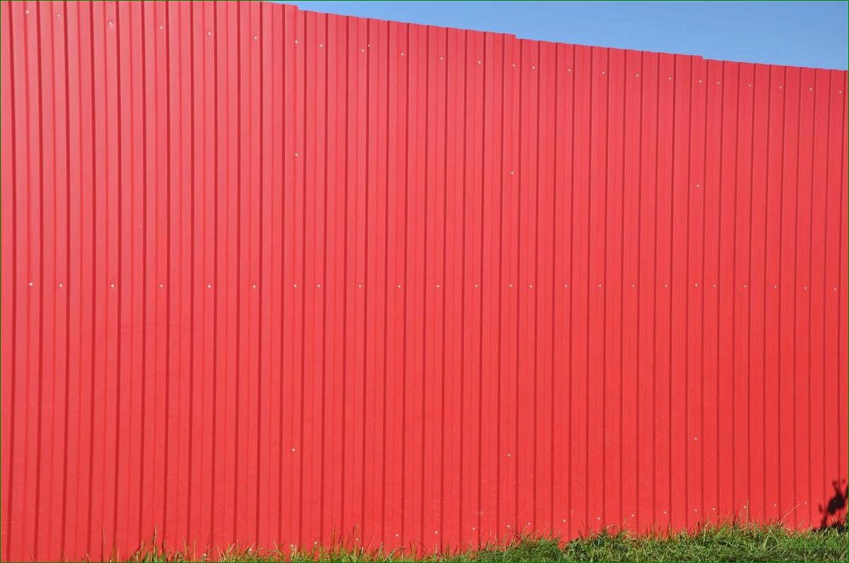 Corrugated Sheeting for Fencing: Advantages and Uses